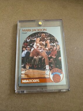 Photographer caught the Mendez Brothers in the same photo with Mark Jackson card